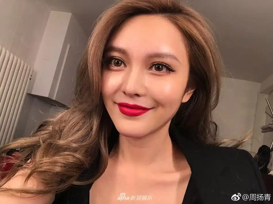 组图:罗志祥女友晒不p图照片 大眼水灵红唇抢镜