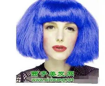 女生宝蓝色头发造型图片 吸睛且与众不同(2)