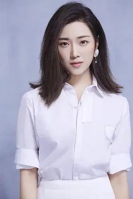 她因为名字太难念,出道4年没有被大伙记住,被称为"拼音妹子"