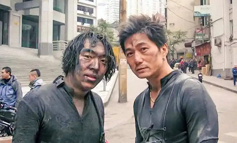 16年后看黄渤,宁浩《疯狂的石头》,发现幕后故事远比剧情更疯狂_刘桦