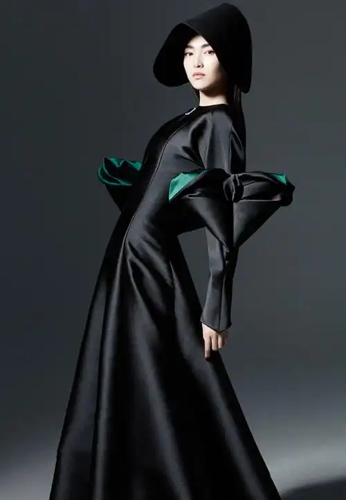 唐嫣《时尚芭莎》封面大片