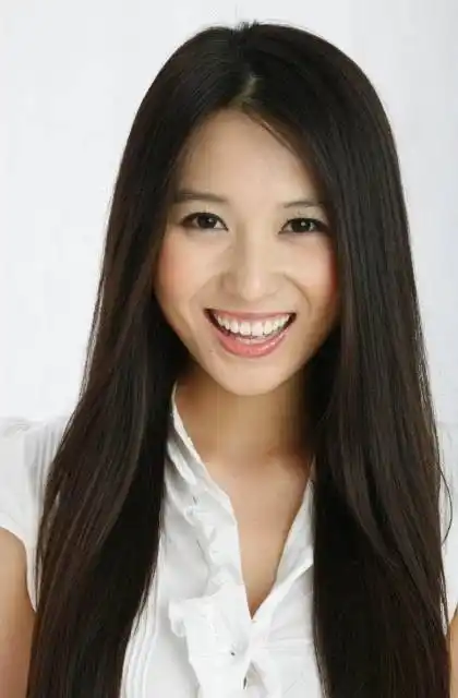 宁丹琳形象清新忙代言 首度回应"整容门"