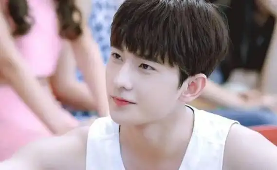 网评为甜宠剧而生现偶剧顶配男星top!王鹤棣第7,杨洋第6