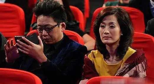 主持人林海两任妻子都是同行如今49岁生活十分幸福