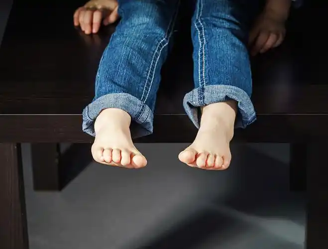 小女孩,赤脚,孩子,概念_高清图片_全景视觉