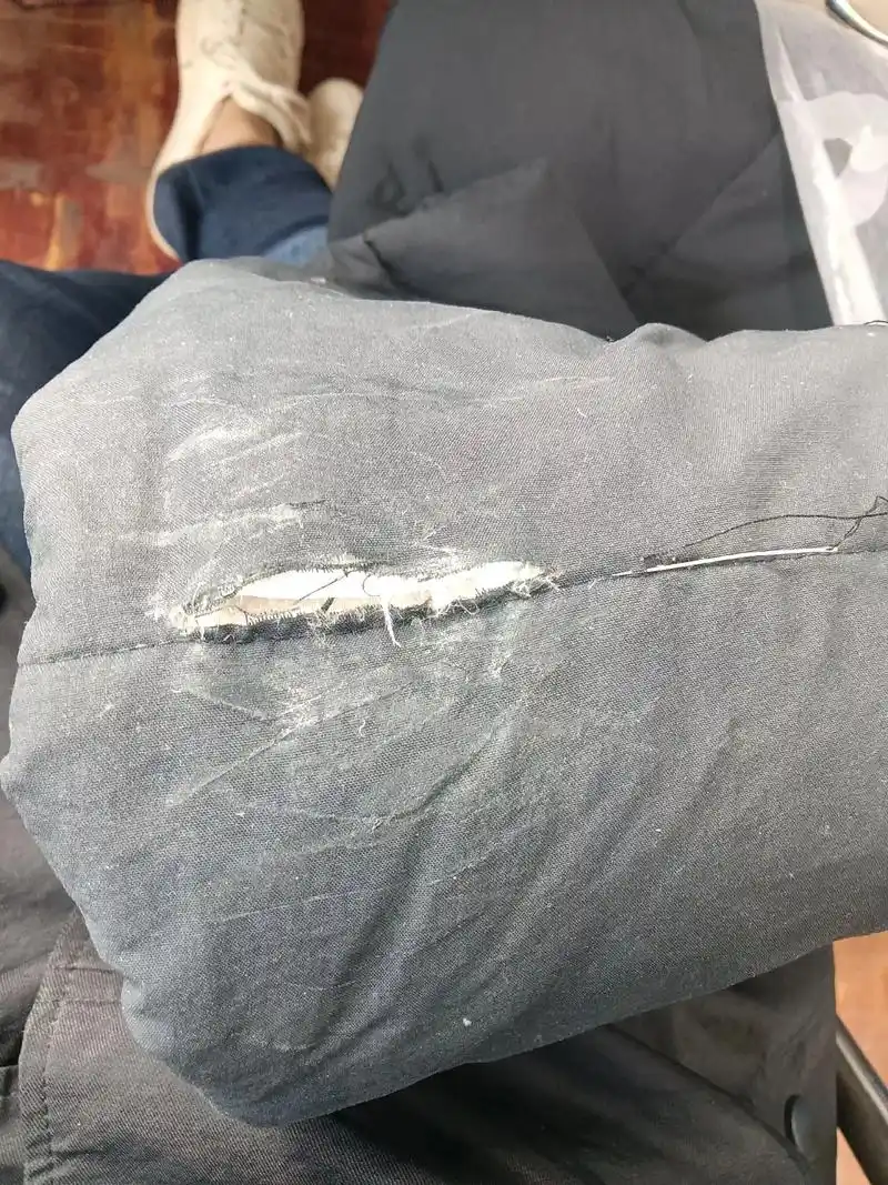 织补 #纯手工制作 #手工缝补衣服 #传统手艺 # - 抖音