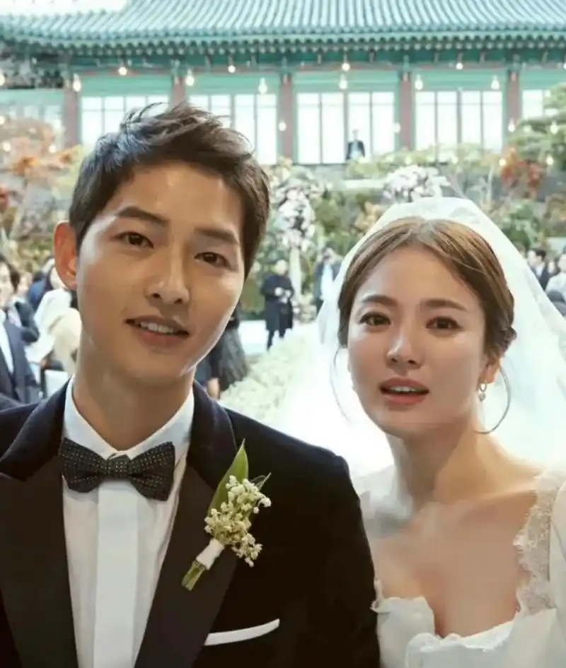 宋仲基再婚生子后面相变了,已经配不上宋慧乔了?