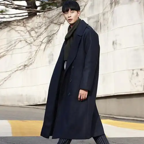 当然,对自己身高有自信的男士,不论是短款的呢子大衣,还是长款的风衣