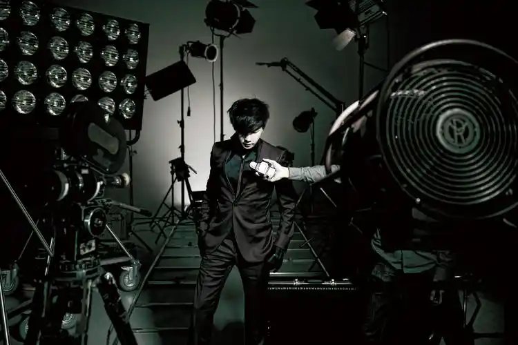 求这张林俊杰的高清大图.用作手机壁纸.