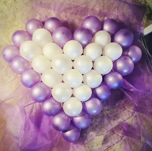 12个气球心形怎么摆