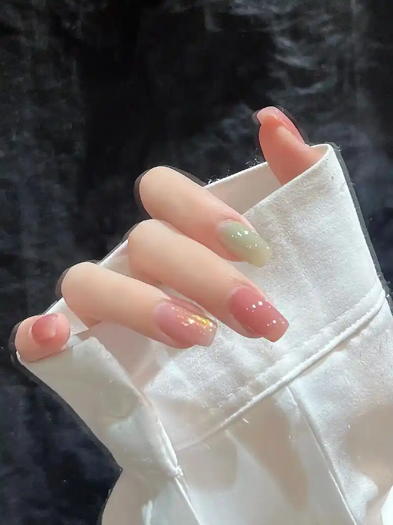 夏日调色盘78显白粉绿撞色美甲.粉绿搭配 确实美丽! 用的是o - 抖音