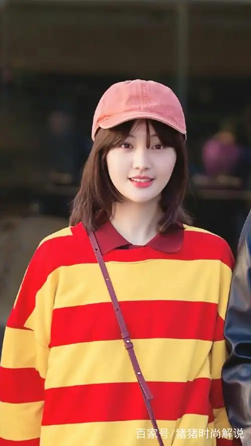 女神郑爽太美了吧,早期活动照片,清纯水灵美得让人移不开眼!