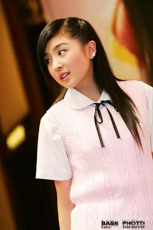 【老照片】张含韵旧照,当年真的很可爱