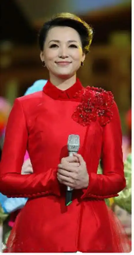 2020主持人礼服女长款红色长袖缎面春晚礼服晚礼服高级定制