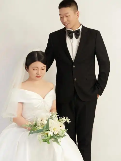 结婚的:第一件事儿就是拍婚纱照_婚纱照_婚姻_摄影_胶片风_婚纱_婚纱