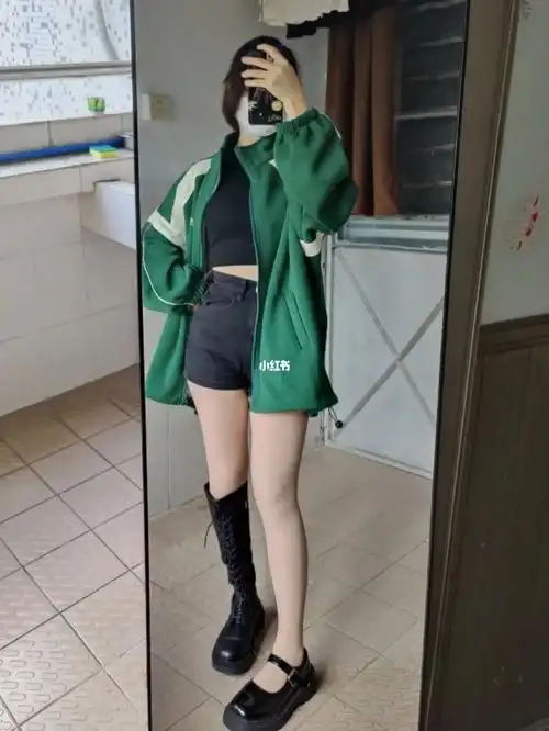 大腿围42cm,小腿围29cm73150g加绒,给温度是10-20°,中肤色版温度我