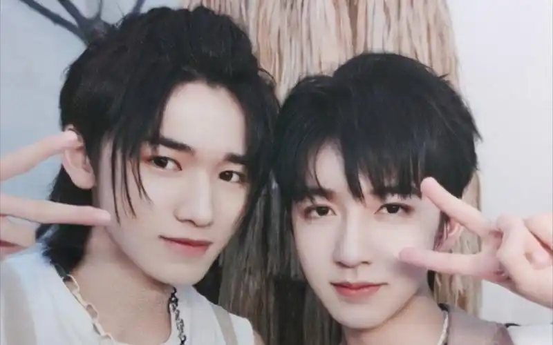 时代少年团宋亚轩和贺峻霖的怨种闺蜜日常,是藏在大势下的爱!