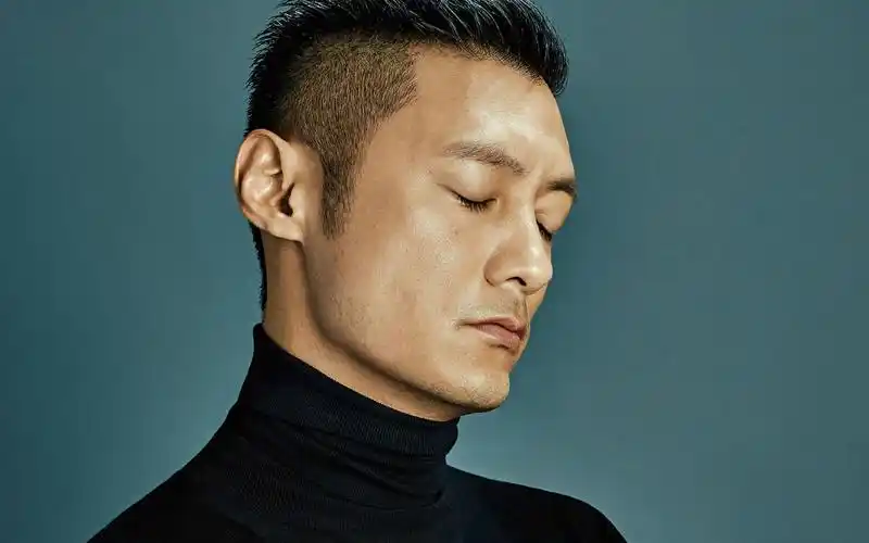 魅力型男帅哥余文乐高清桌面壁纸下载