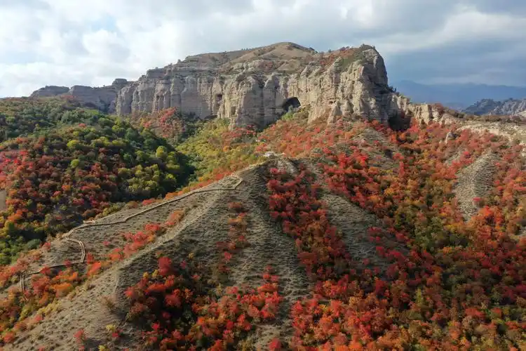 新疆霍城大西沟中华福寿山层林尽染醉晚秋