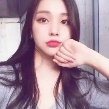 2020招桃花运的微信头像女生唯美高清拥有照亮整个城市的笑容