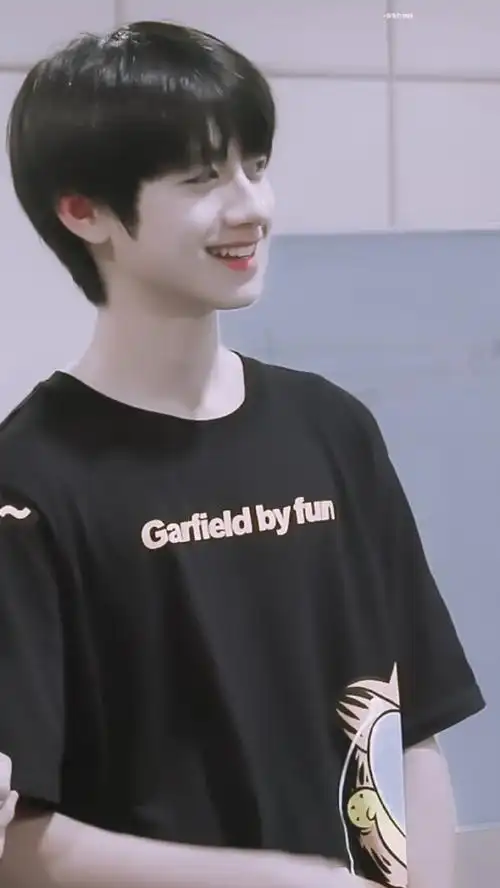 tf家族-朱志鑫(芝心笑起来太好看啦!