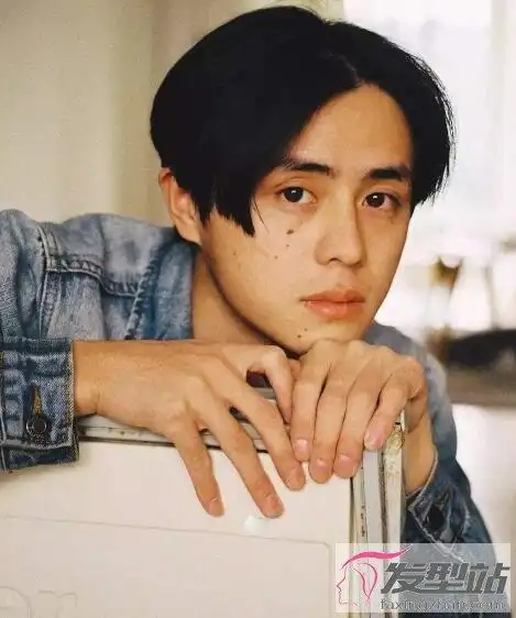 男生港风短发发型蓬松帅气秒变港仔