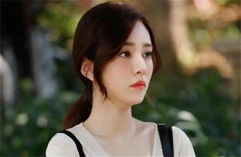 王晓晨出道多年,同时也参演过不少电视剧,但是一直都是半红不红的状态