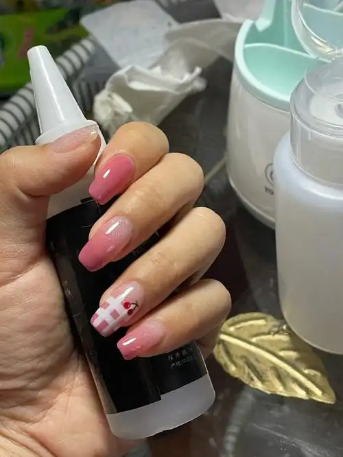 夏天来啦樱桃渐变美甲