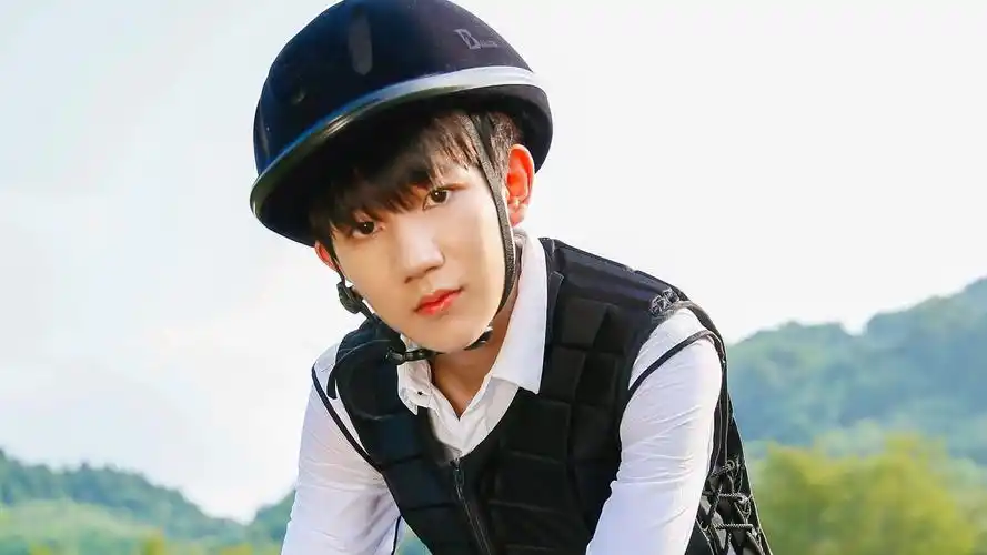 王源小奶源明星风尚壁纸