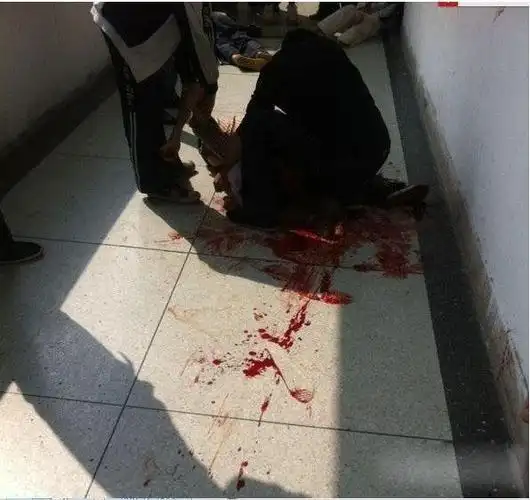 院桥初级中学打架 两人死亡(图)