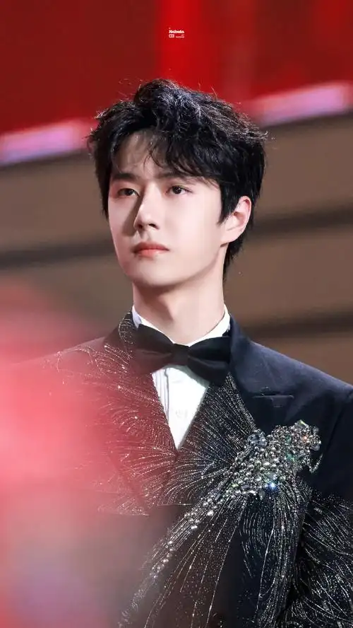 王一博|#湖南卫视跨年晚会#昨晚一博在零点倒数环节带来的一套绝佳