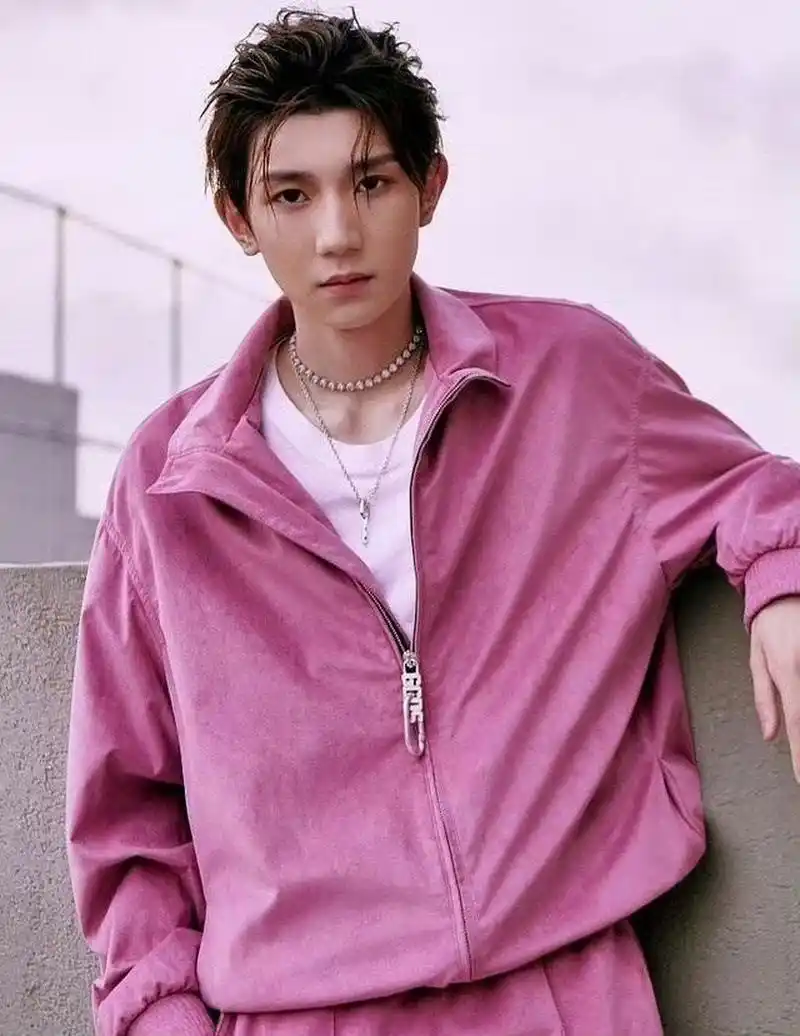 网友提问为什么王源和易烊千玺的音乐版权在自己手里,而王俊凯就不是