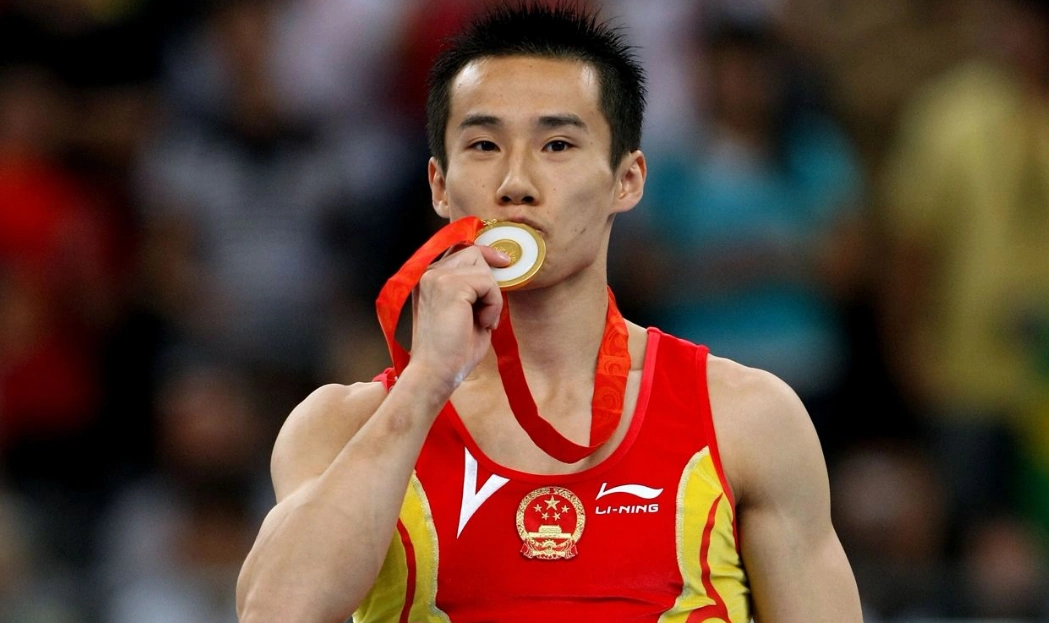 5岁练习体操,23岁夺奥运金牌,却因女友入狱被连累,无奈退役