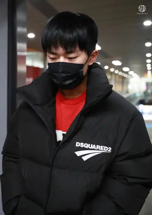 千玺送你一朵小红花##易烊千玺后座剧场#易烊千玺韦一航(宝贝你在笑啥