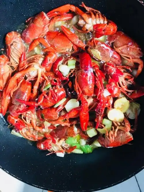 麻辣小龙虾,麻辣小龙虾的家常做法 - 美食杰麻辣小龙虾做法大全
