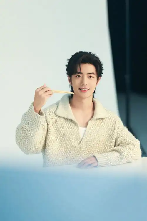 肖战穿白毛衣似雪如光##肖战工作室兑现千万粉丝福利##拾趣计划