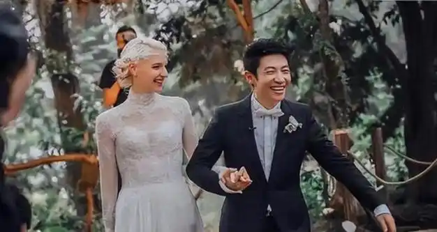 撒贝宁我这辈子最正确的决定,就是和章子怡分手,娶了洋妻子李白