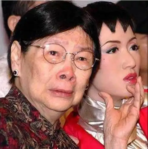 94岁母亲拍卖梅艳芳生前内衣裤不到咽气不会放过女儿