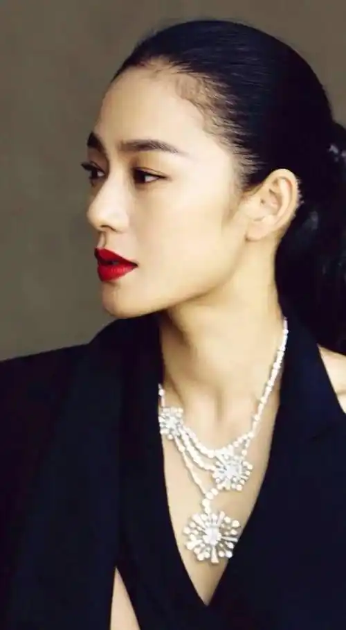 浙江70后的女明星中,胡可,俞飞鸿,袁立;她们谁更美?