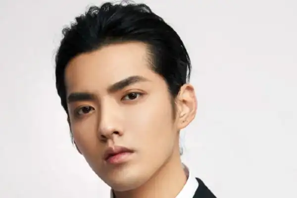 吴亦凡个人简介