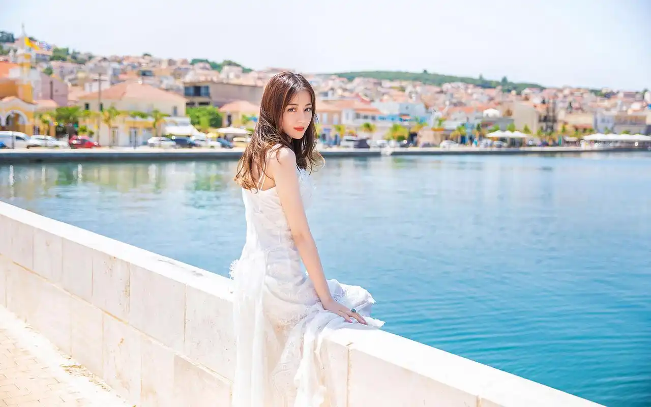 迪丽热巴灵动仙气高清桌面壁纸