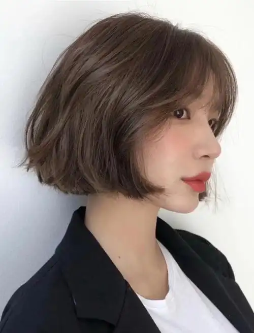 脸小适合长发还是短发_百科-8s新商盟