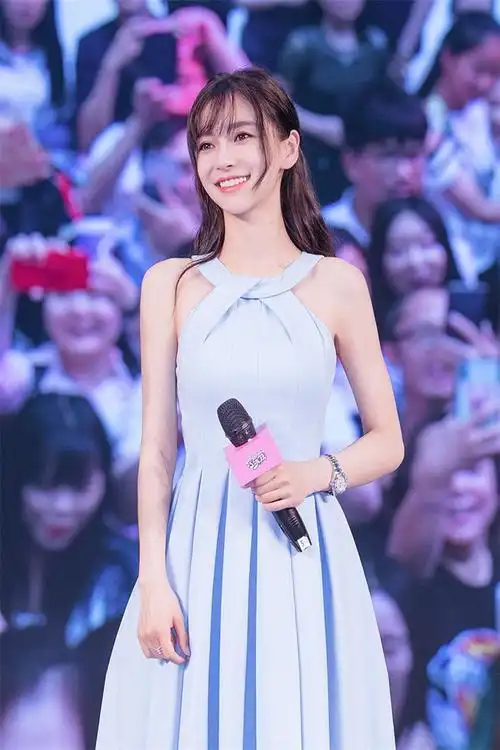 奔跑吧angelababy杨颖同款浅蓝色挂脖连衣裙修身中长裙百褶公主裙