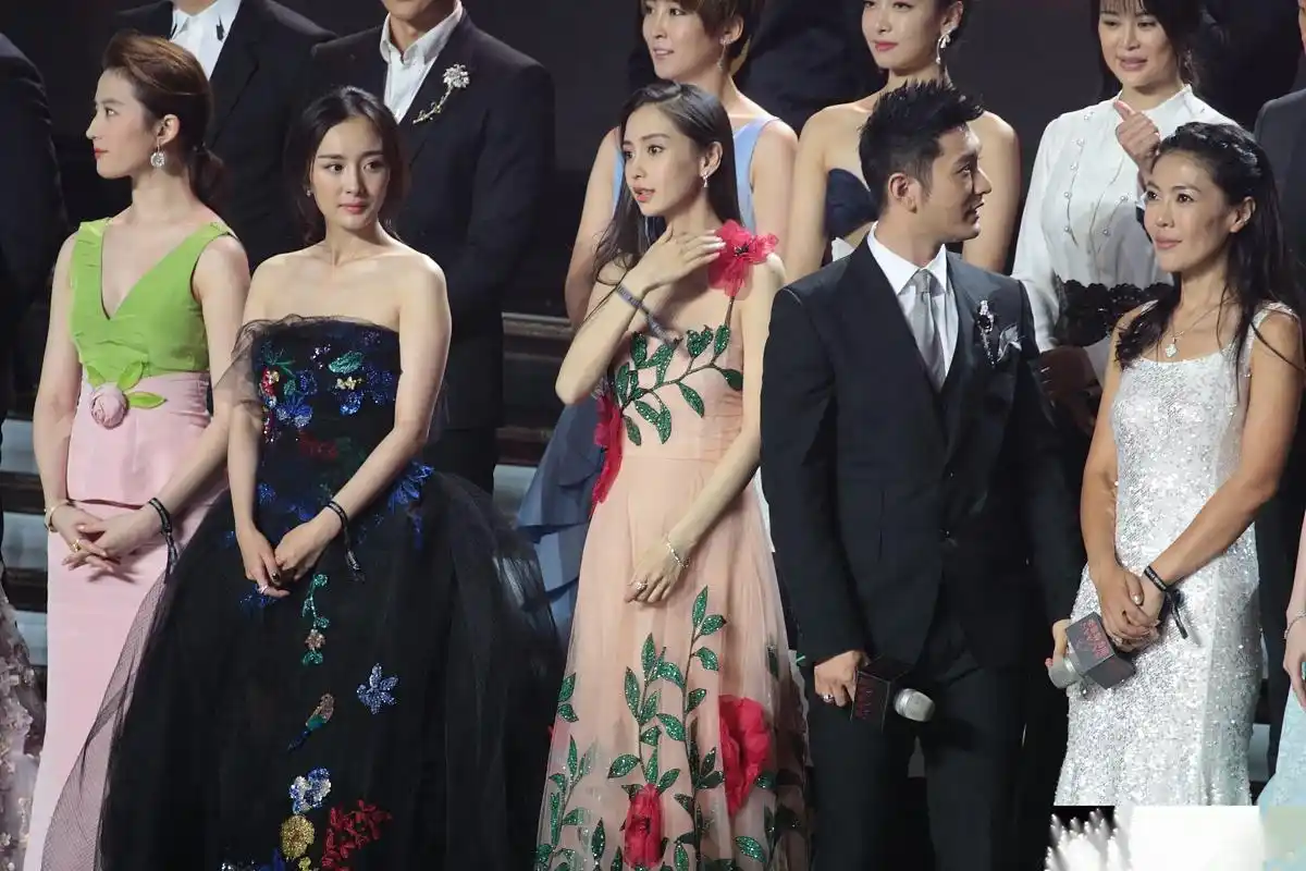 刘亦菲,杨幂,杨颖同框