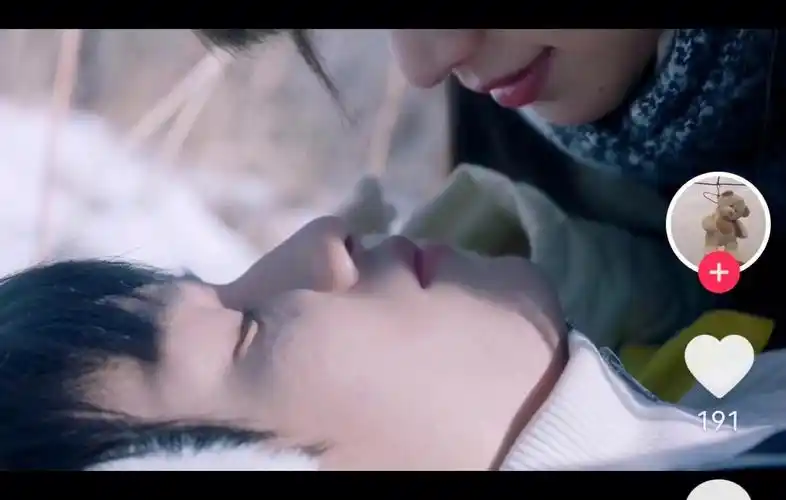 敖子逸漏你会是二代第一个有吻戏的吗