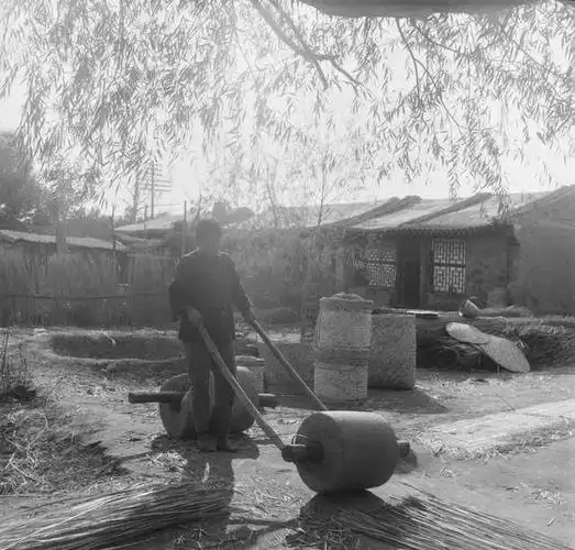 在六七十年代人的记忆里,看着这些曾经的老照片都是回忆.