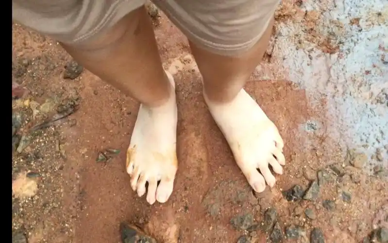 赤脚踩泥(1)