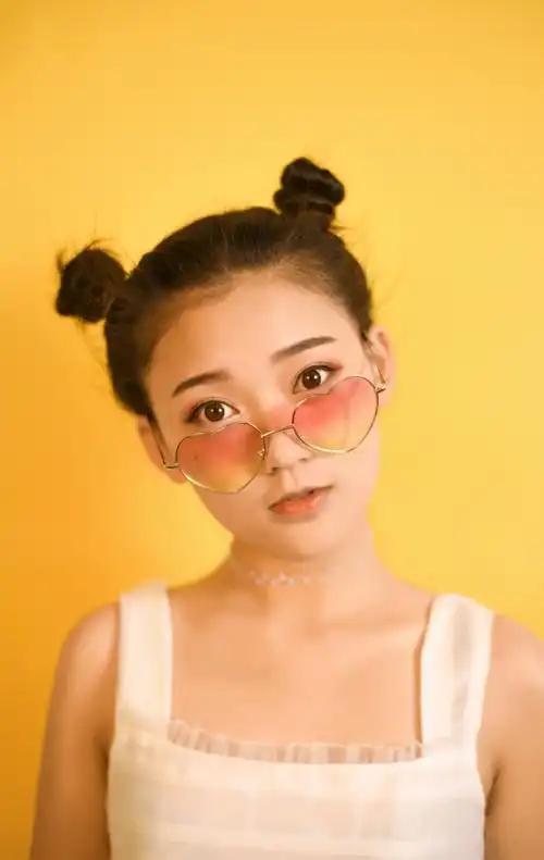 扎小辫儿的成人世界