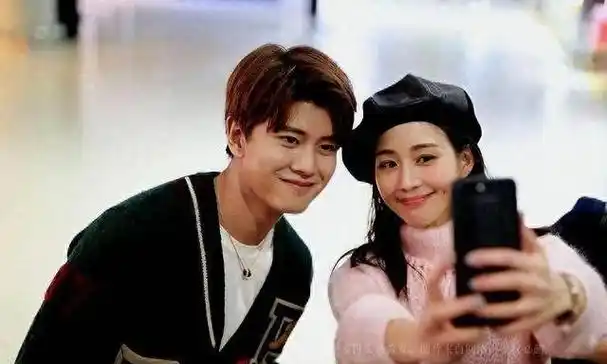 任嘉伦和聂欢:爱情与事业的双丰收任嘉伦和聂欢,这对娱乐圈的模范夫妻