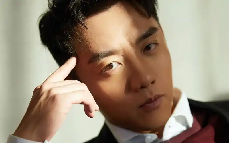 演员郑恺时尚写真图片桌面壁纸